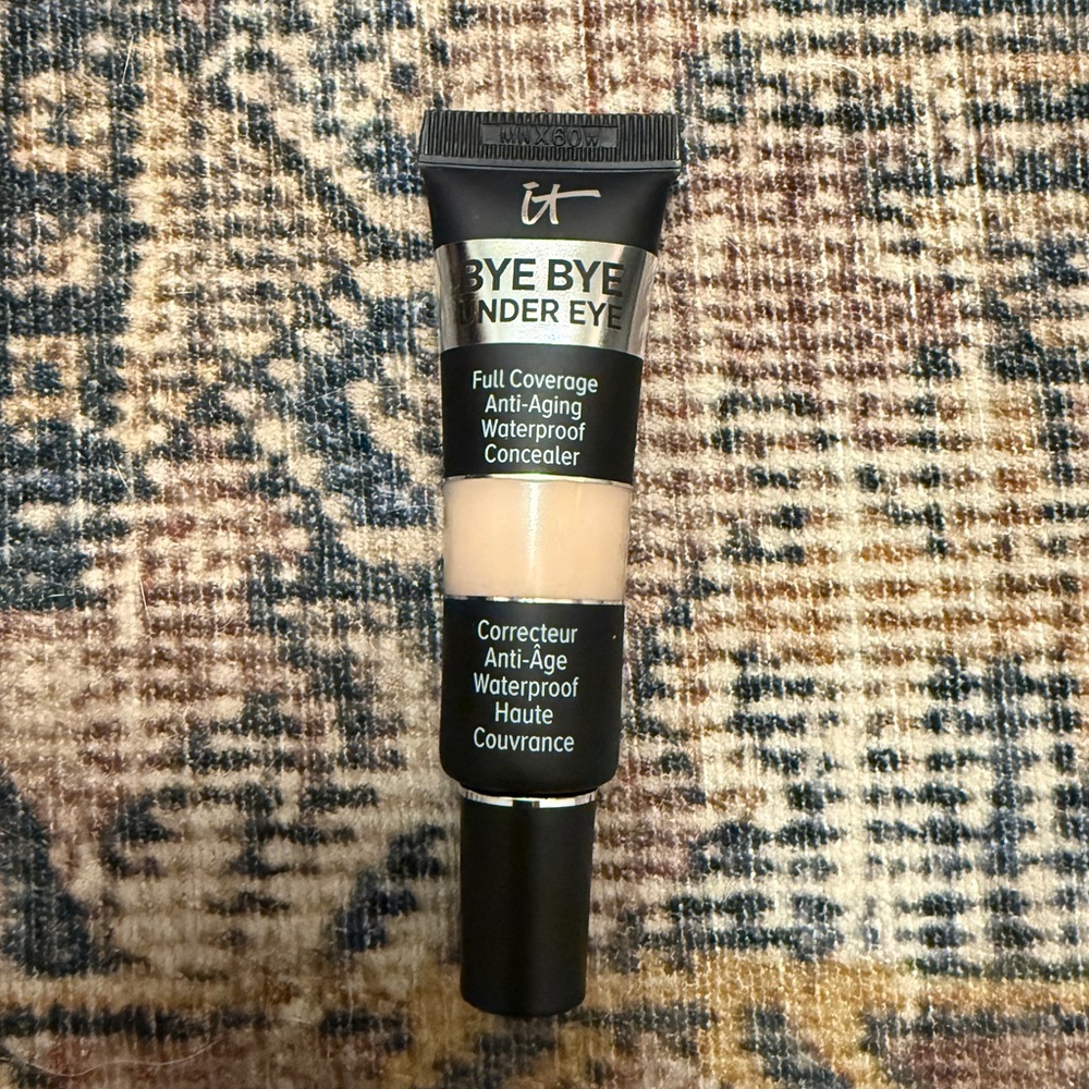 IT Cosmetics Bye Bye Undereye ConcealeR 11.5 Light Beige (C)